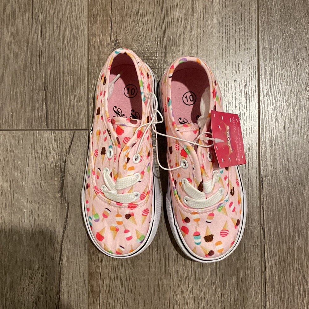 Beverly Hills Princess Ice Cream Lace Up Sneakers - Picture 3 of 6